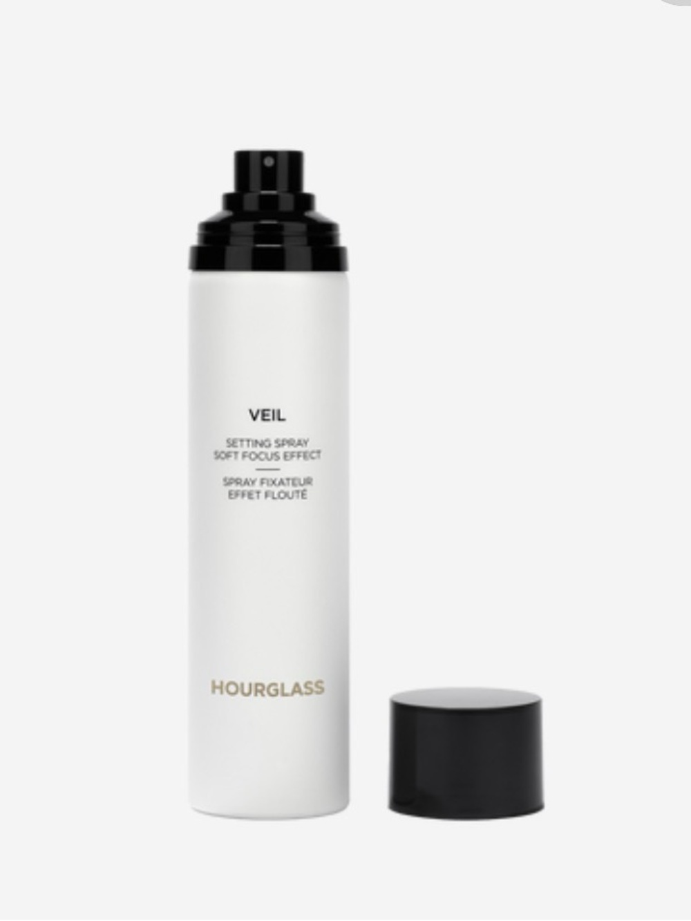 Hourglass Veil Setting Spray